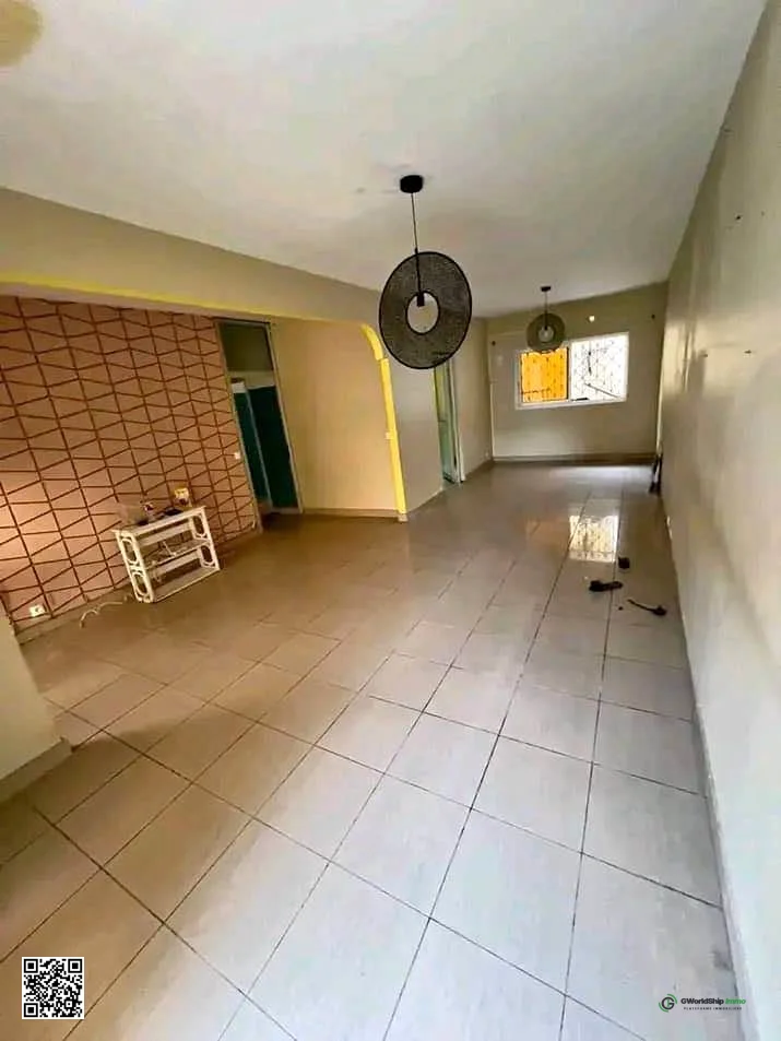 Villa 4 chambres à louer – Bonamoussadi, Douala