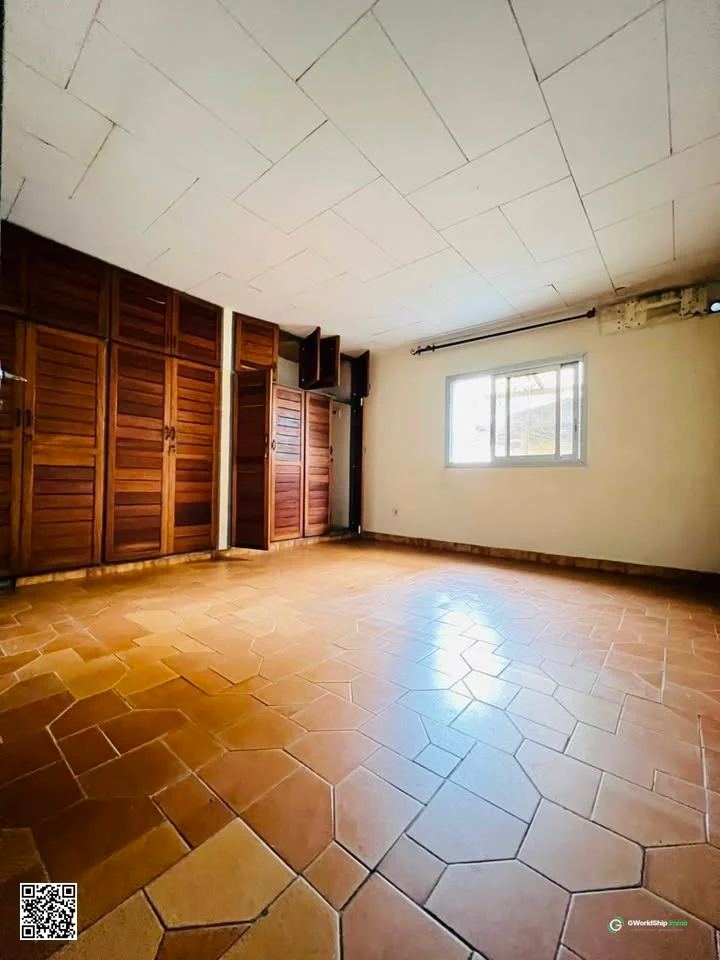 Villa 4 chambres à louer – Deïdo, Douala