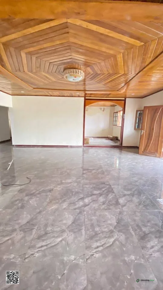 Villa 4 chambres à louer – Japoma, Douala